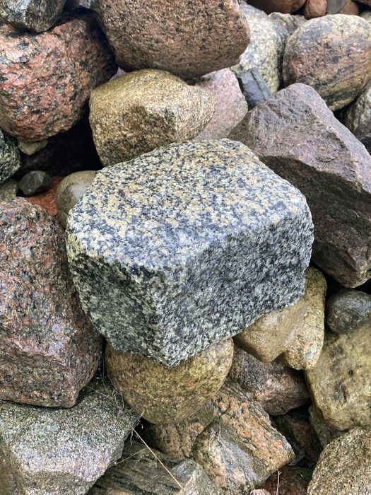 Kamienie cięte i polne