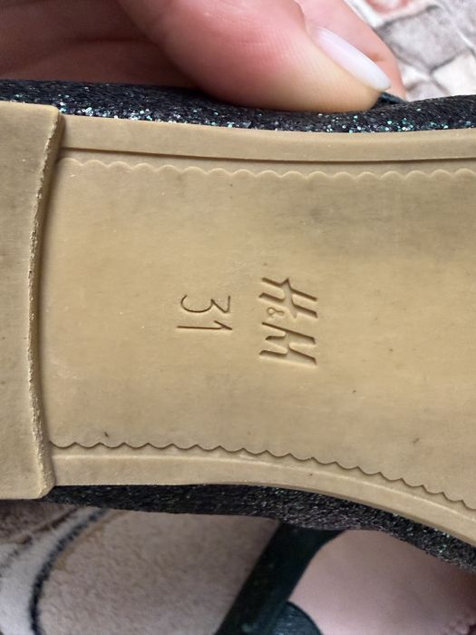 Дитячі балетки бренду H&M
