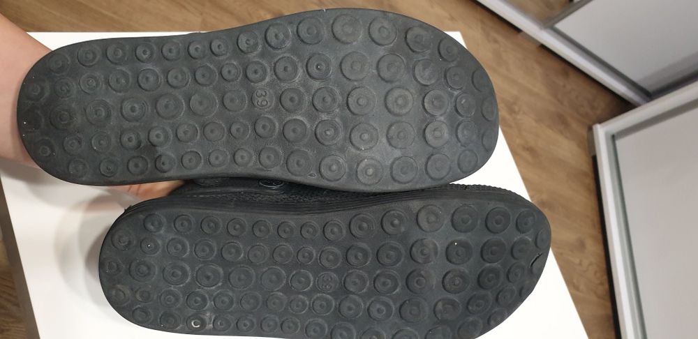 Kapcie z pianki, klapki 39