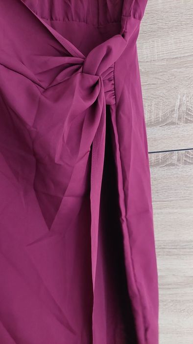 Sukienka elegancka nowa L