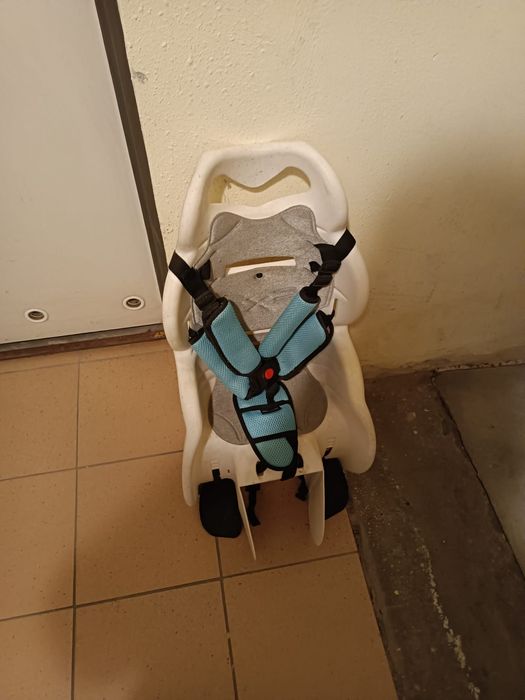 Fotelik rowerowy na bagażnik