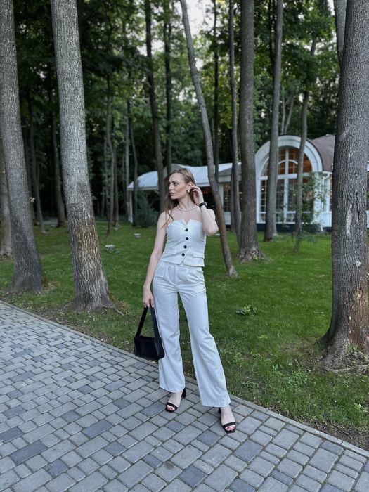 Молочний костюм українського бренду Mon-Fri, розмір S