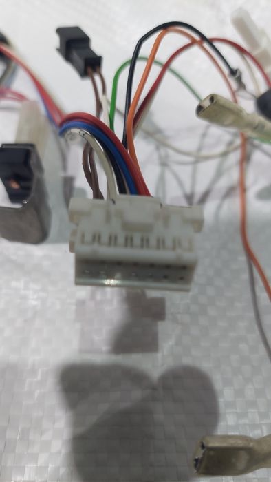 Wiazka elektryczna z czujnikami do piecyka JUNKERS  WRDP  11-2 B 23