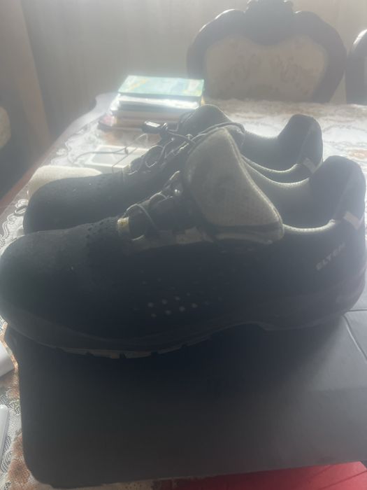 Три пари робочого взутт 47 р стан чудовий