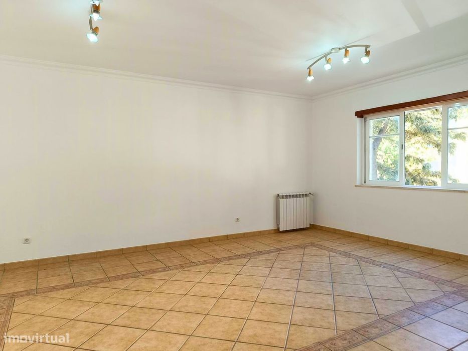 Apartamento T3 c/lugar de garagem