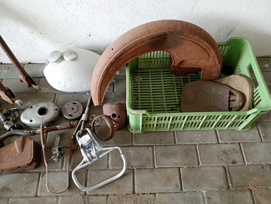 SIMSON SR 2 rama, silnik, bak, gażnik skrz. biegów luzem, inne