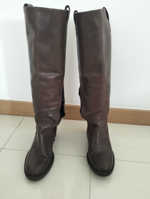 Botas de salto alto castanhas