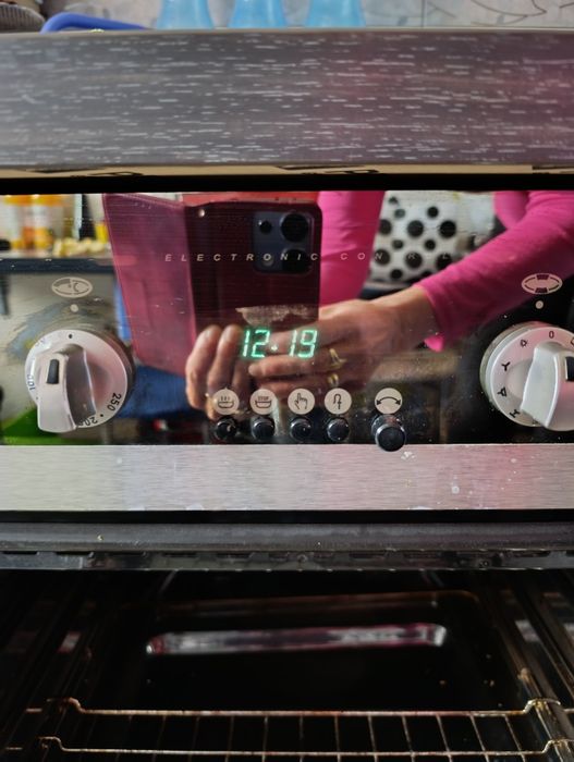 Piekarnik elektryczny Amica z rożnem i termoobiegiem