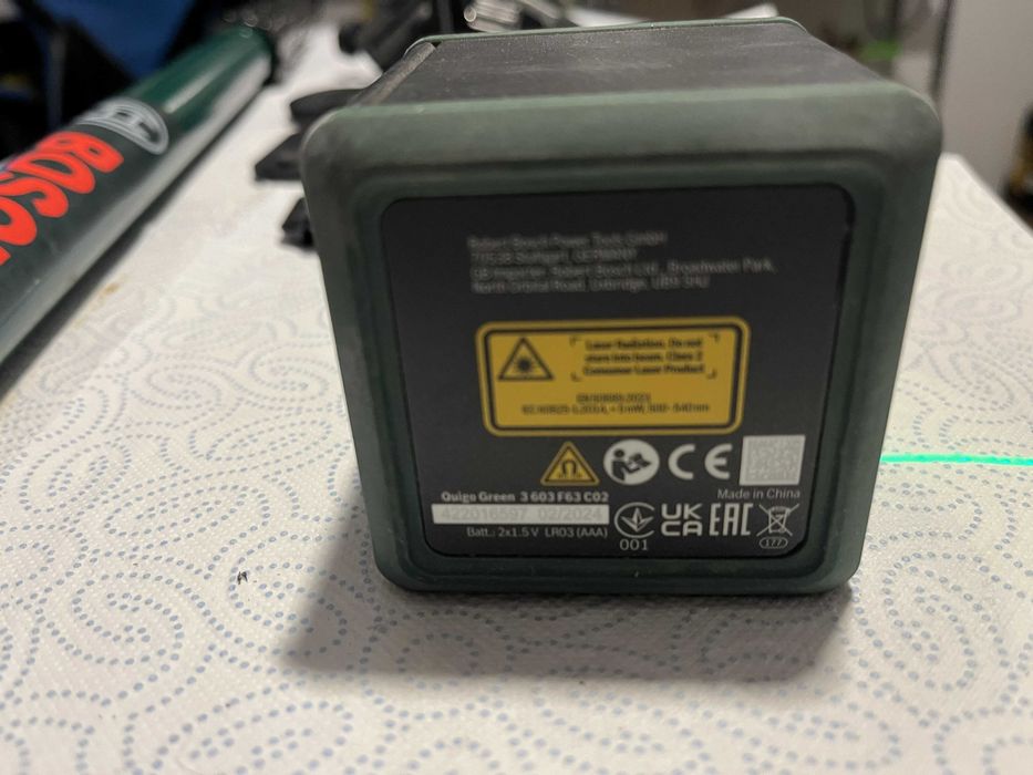 Laser krzyżowy Bosch Quigo Green + tyczka/statyw TP 320 + uchwyty