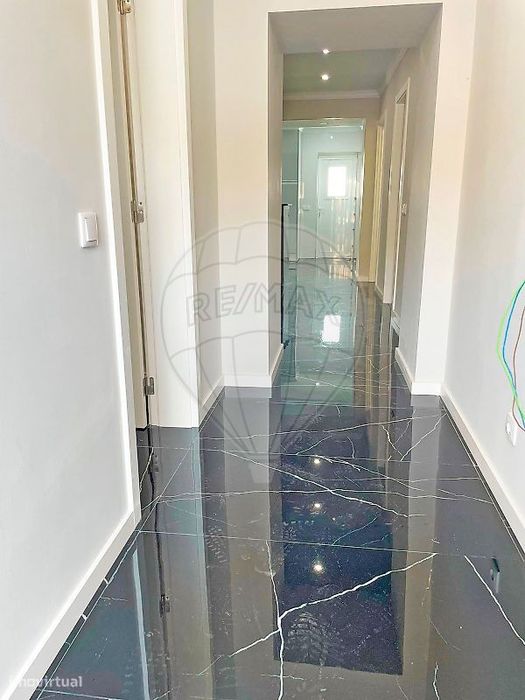 Moradia T5 para venda