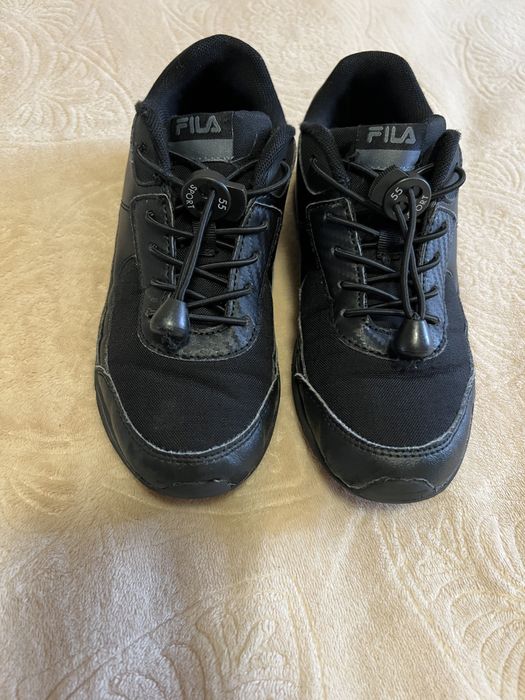 Чёрные Кроссовки Fila  36р. 22 см стелька. Оригинал