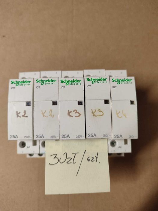 Stycznik modułowy A9C20732 Schneider - 5 szt