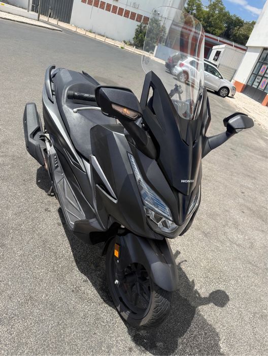 : Vende-se Honda Forza 125 em otimo estado !