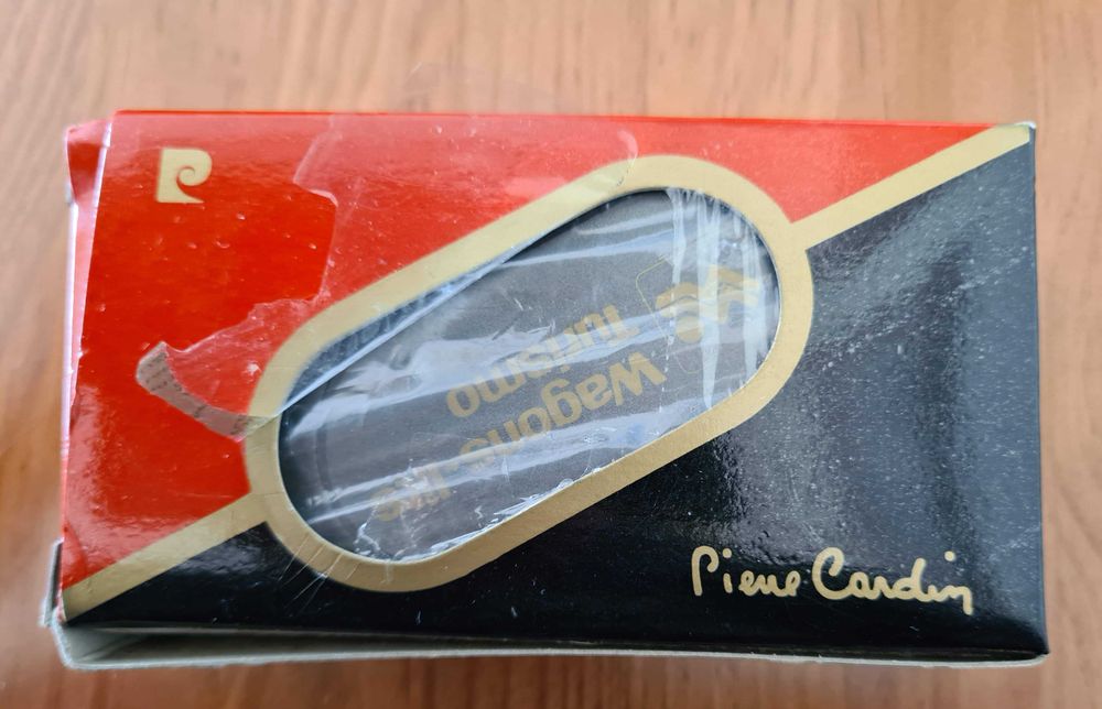 Máquina fotográfica  Pierre Cardin