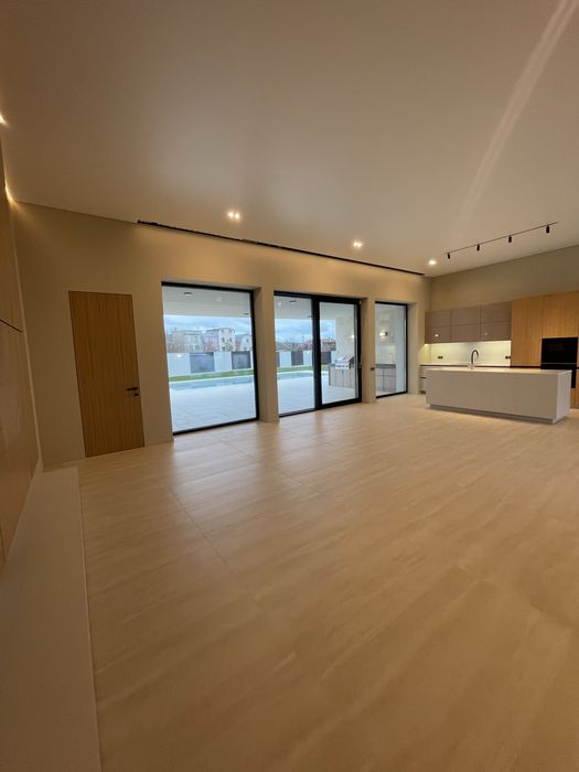 Стильний  будинок в Совіньон-Люстдорфі. Преміум-клас.