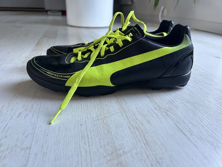 Puma buty halowki evospeed r 42