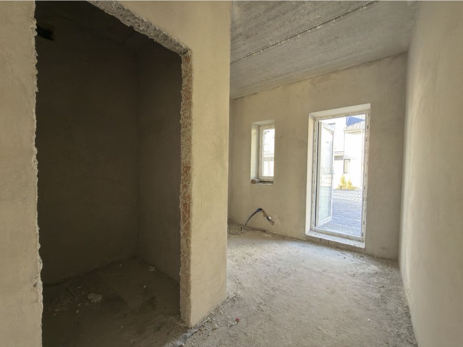 Продаж таунхауса в с. Крихівці, готовий до ремонту