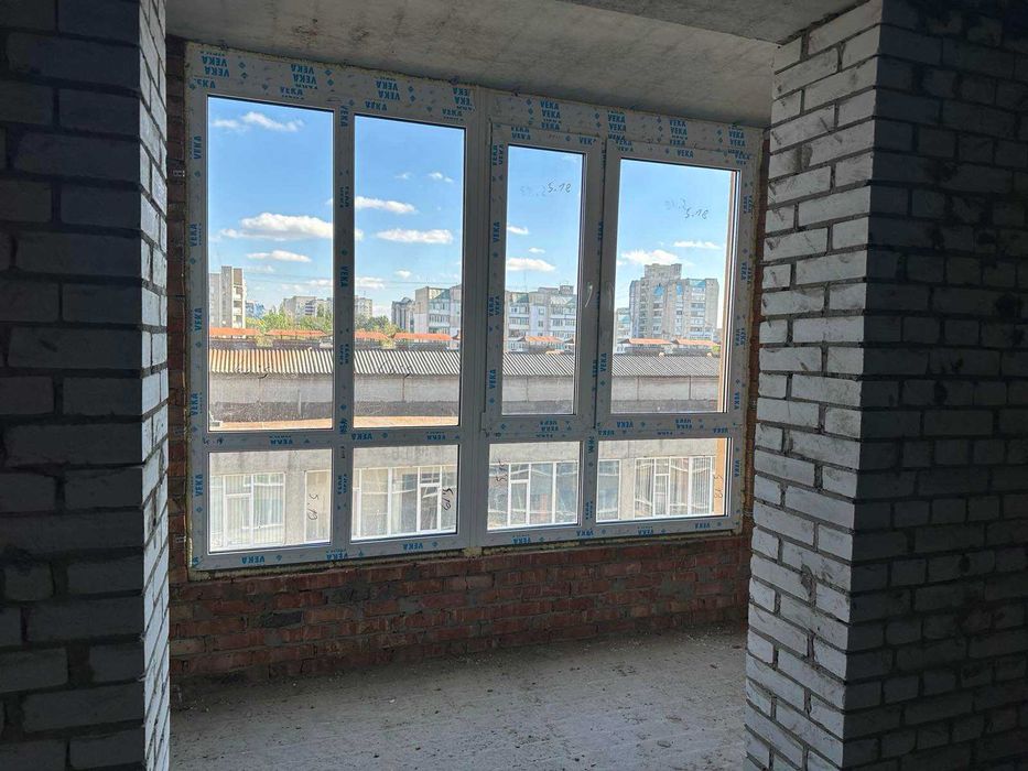 (5) Продаж 2к квартири на проспекті Юності  4422