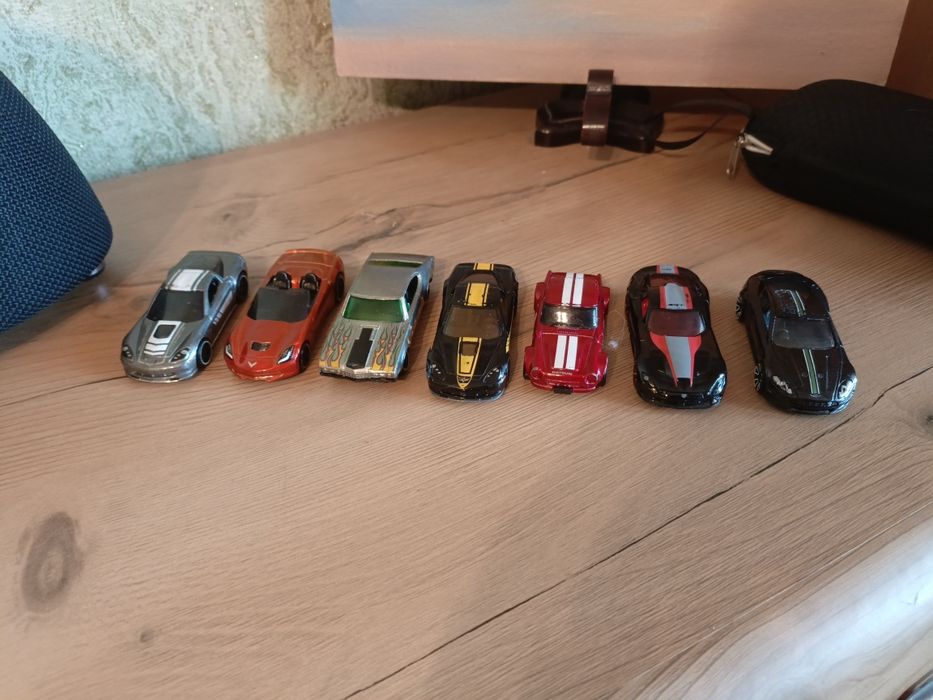 Машинки Hot wheels