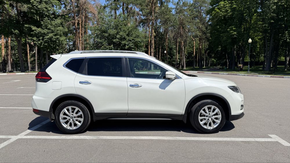 Продам NISAN ROGUE 2017 год