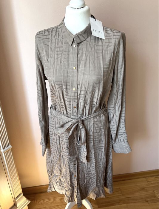 Sukienka koszulowa z wiskozy do pracy na co dzień elegancka casual