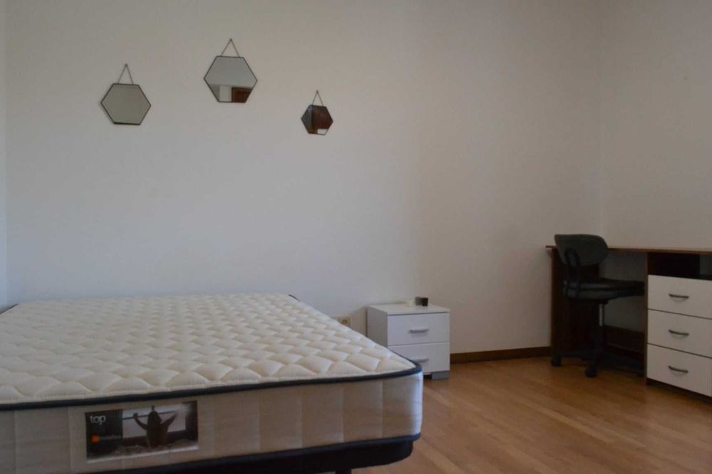 Apartamento T2 mobilado e equipado, com elevador