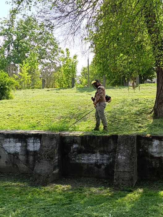 Уборка участка под ключ, покос травы, спил деревьев, корчевка пней