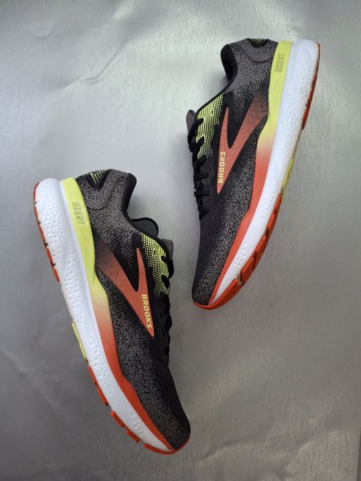 Кроссовки Brooks Ghost 16  Black Mandarin Red