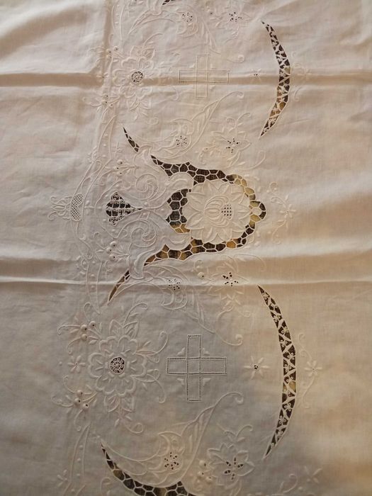 100% Linho Branca bordada à mão 2.60/1.75m + 12 Guardanapos