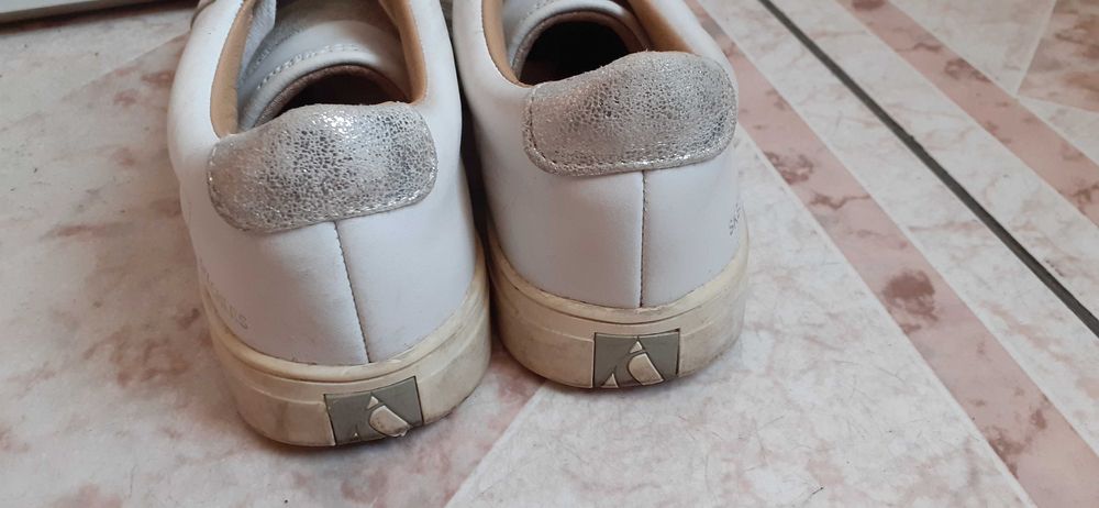 Buty sneakers rozmiar 37 z cekinami