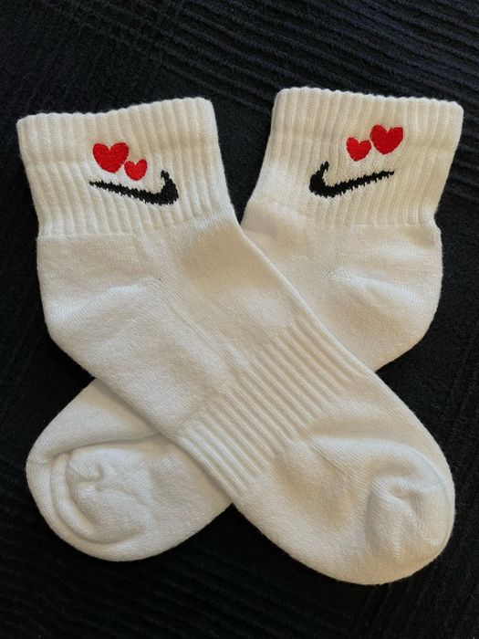 Skarpetki nike zdobione haftem maszynowym