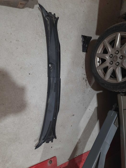 Декоративна накладка жабо пластик під лобове 55782-05030 Авенсіс т25