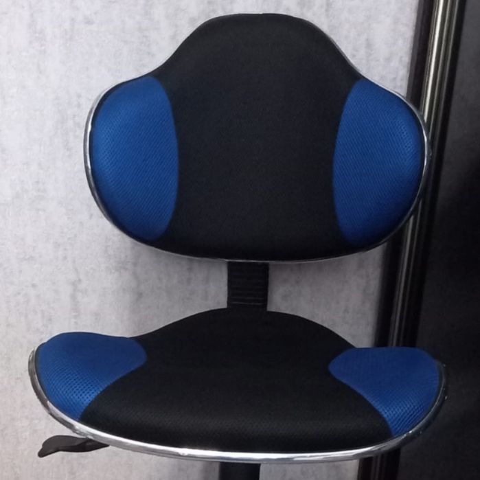 Крісло поворотне Q-G2 синє / чорне