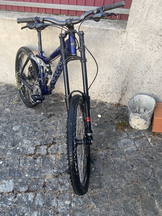 Vendo bicicleta de downhill