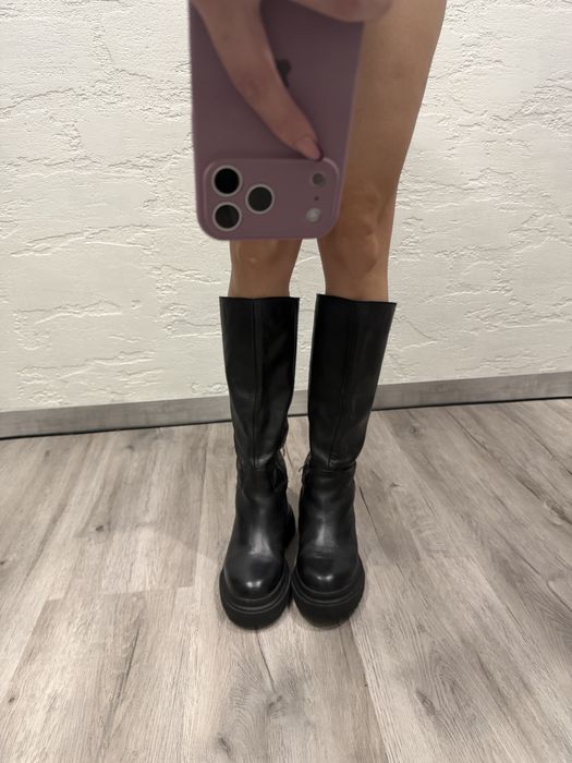 Шкіряні сапоги жіночі