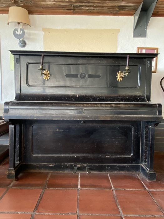 Piano antigo para restaurar