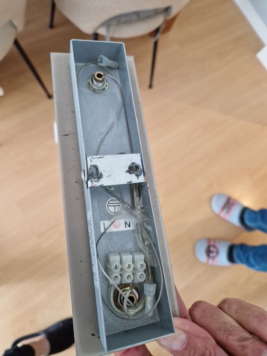 Candeeiro de Tecto Suspenso – 4 Pontos de Luz (com lâmpadas incluídas)