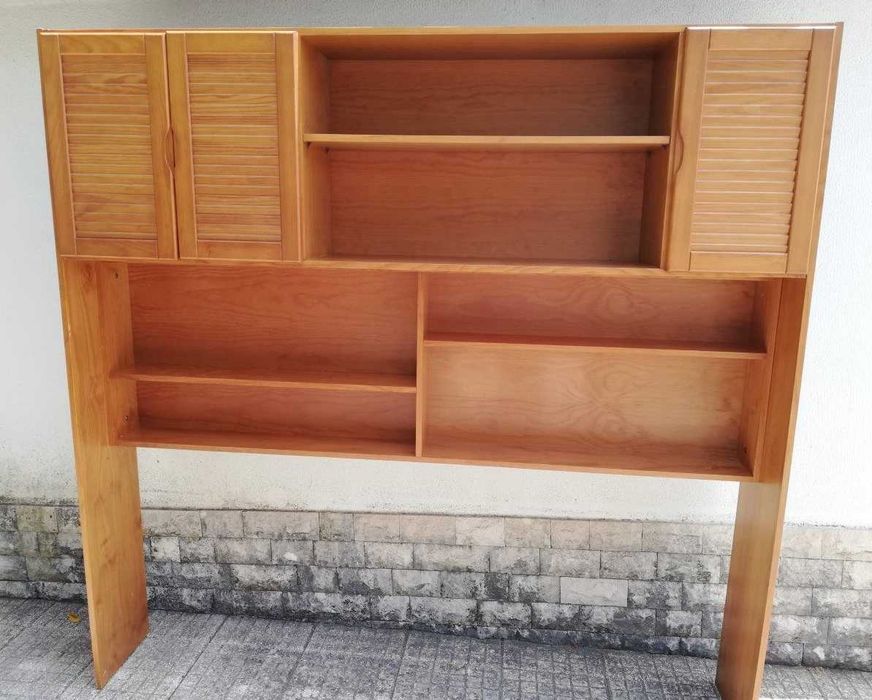 Estante-cama-colchão, individual (medidas na foto – 1,92mx1,92mx1,08m)