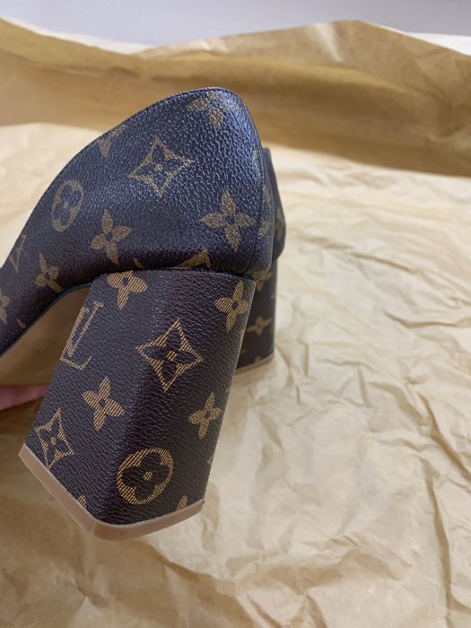 Шкіряні туфлі  LV