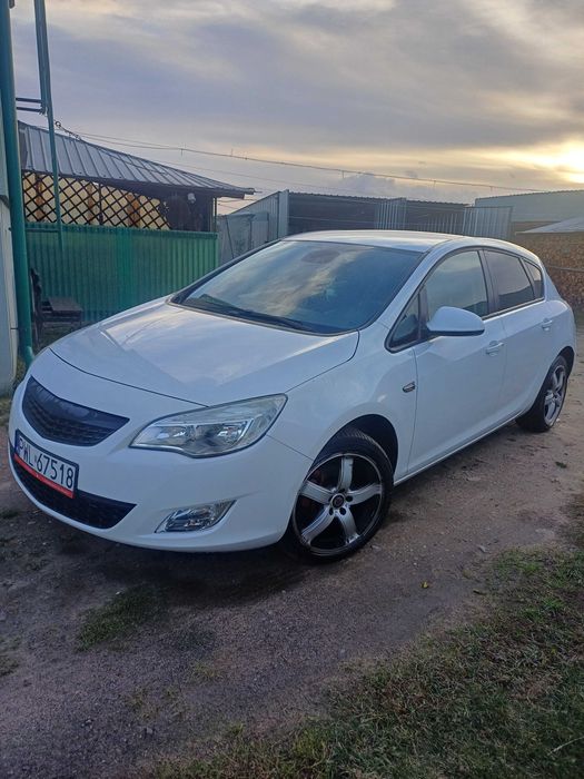 Opel Astra J 2011r.