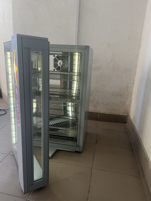 Холодильна Вітрина Вертикальна Настільна для Напоїв