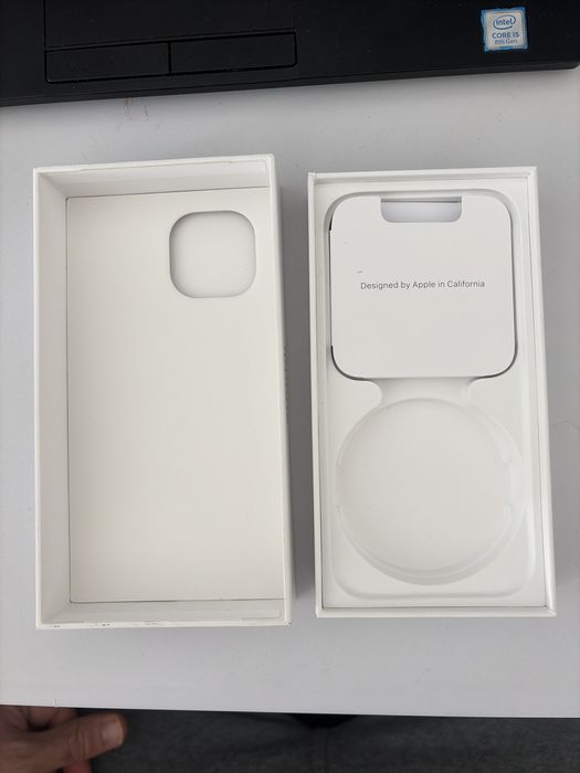 Caixa iPhone 15!