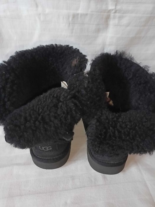 UGG roz. 39 /UK 6/ - dł. wkł. 25 cm / z metki/ - skóra