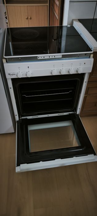 Piekarnik elektryczny Whirlpool z płytą