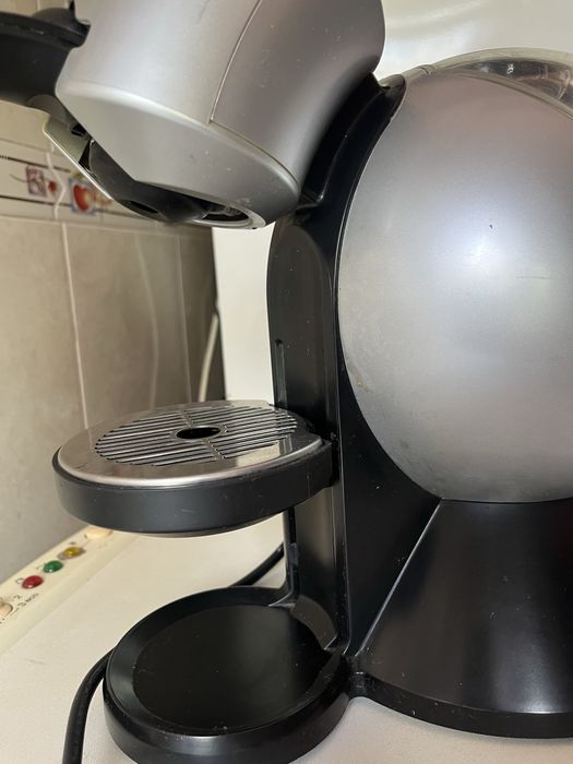 Máquina de Café Dolce Gusto em Excelente Estado + Oferta de Cápsulas