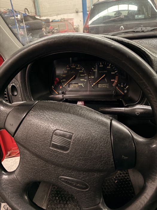 Seat ibiza 1.0 sxe muito bom .