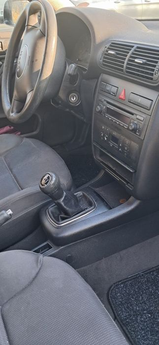 Audi A3 Sportback 1.6 gasolina em muito bom estado