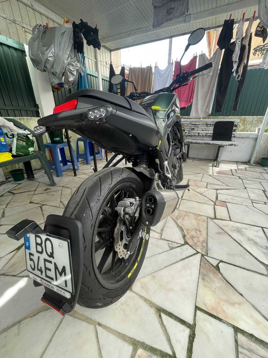 Benelli Leoncino 250