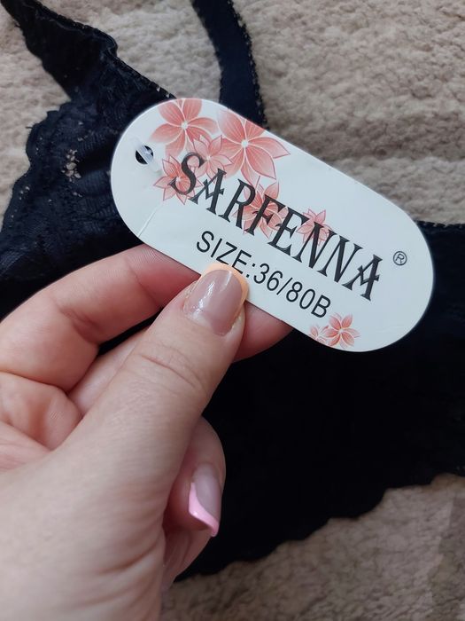 Бюстгалтери нові:  чорний, білий,  синій