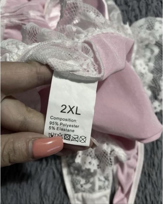 Стильне боді  з мереживом